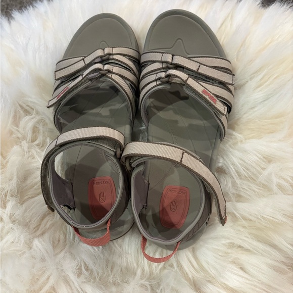 Teva Gray Sandals with Pink Highlights - Picture 2 of 4